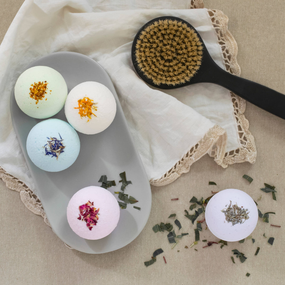 Bath Bombs - rounds: Lemon myrtle & lemongrass